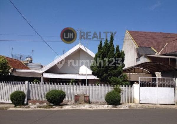 For Sale: 1-Story House 286m2, 4 Bedrooms in a 24-Hour Security Complex, Only 15 Minutes to Pasteur Toll Gate Sekaluyu Bandung