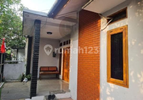 Dijual Rumah 1 Lantai Luas 127m2, 3 Kamar Tidur Siap Huni, Dalam Komplek Keamanan 24jam, Bebas Banjir, Di Arcamanik Bandung