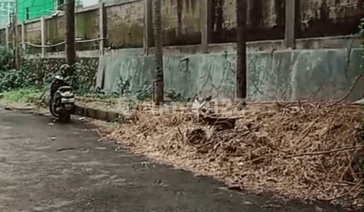 Land for sale below market price in Simprug Garden, South Jakarta