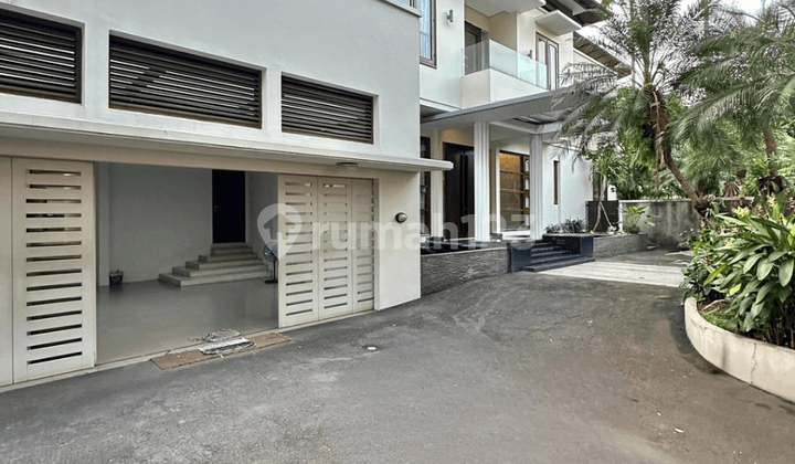 Dijual rumah modern tropical Pondok Indah Jakarta Selatan