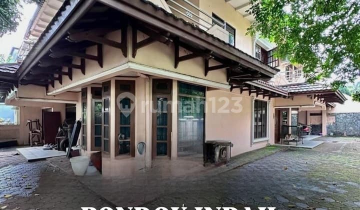 Dijual rumah tua dibawah NJOP posisi hoek Pondok Indah Jakarta Selatan