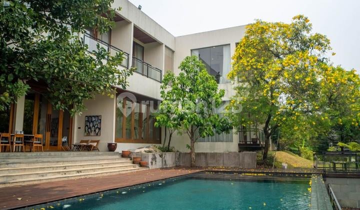 FOR SALE LUXURY VILLA IN SENTUL - BOGOR