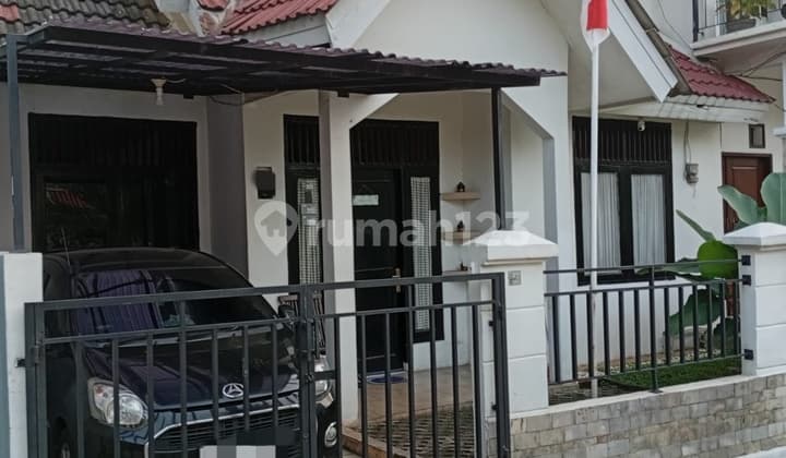 Dijual Segera Rumah 2 Lantai di Komp Pondok Jati Indah - Jalan Ratna, Jatibening, Bekasi,