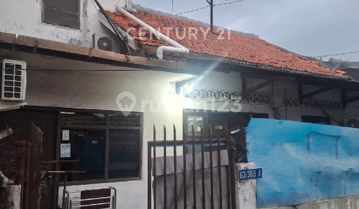 Rumah Tua Layak Huni Bangunan Kuat di Kramatjayabaru Jakartapusat