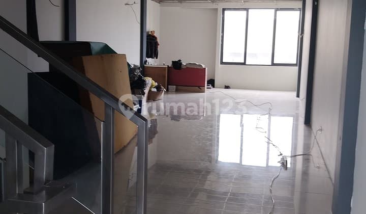 Disewakan Ruko Dilokasi Yang Sangat Strategis Di Jakarta Selatan