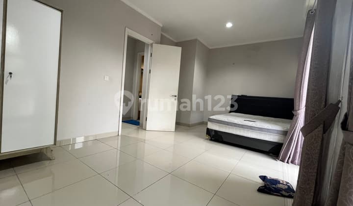 Spacious Ready-to-Live House Near Mall in Bekasi