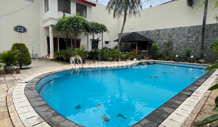 Nice House in Gudang Peluru Complex