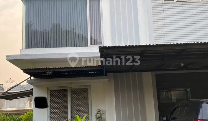 Rumah Mewah Posisi Hook Kota Wisata Cibubur