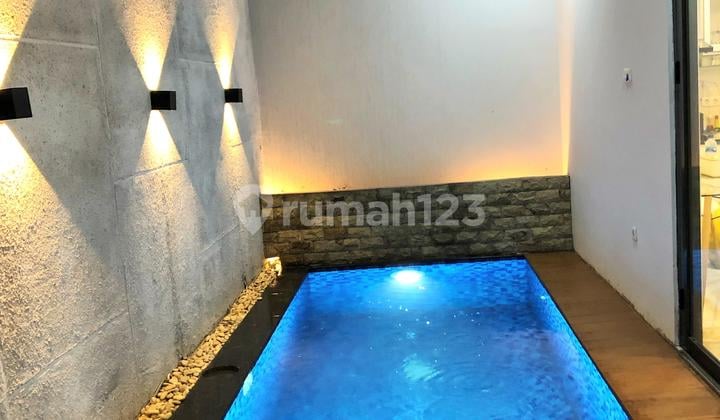 Dijual Rumah Cantik dengan Kolam Renang di Jagakarsa Jakarta Selatan