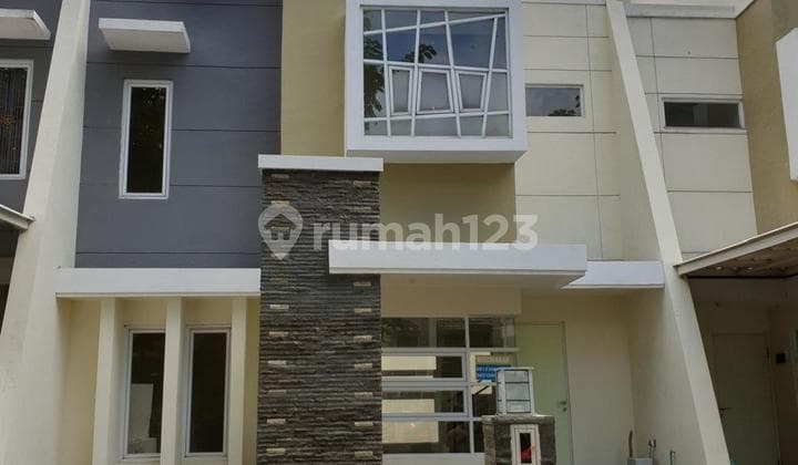 Rumah La Diva Menganti Siap Huni