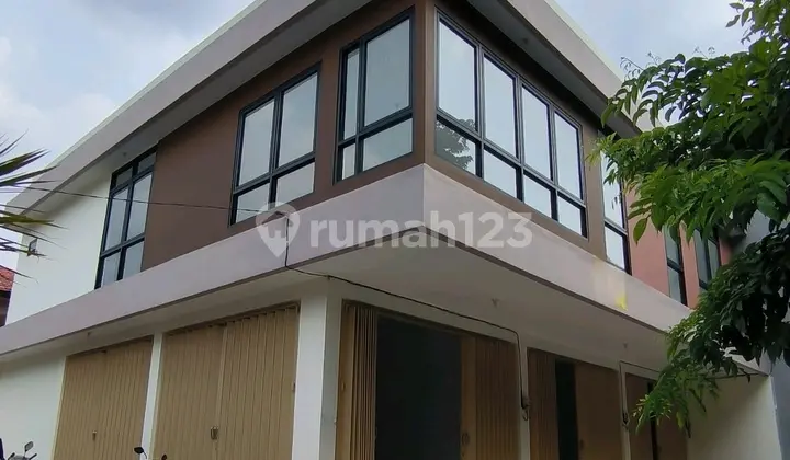 Ruko Tengah Kota Manyar Jaya Hook