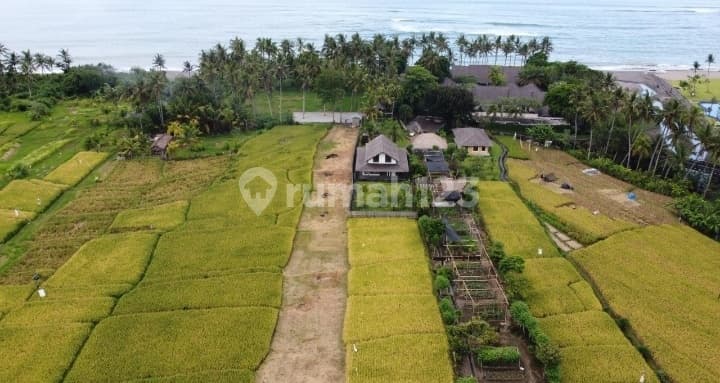Tanah Luas 1200m2, Lokasi Eksklusif Dekat Pantai