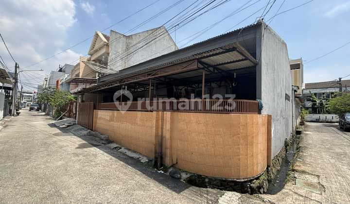 Rumah Hoek di Sunter Agung, Jakarta Utara, Bagus & Siap Huni