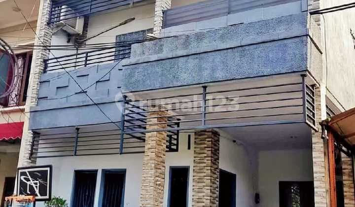 Rumah di Perumahan Mediterania Regency Cikunir Jaka Mulya - Bekasi Selatan
