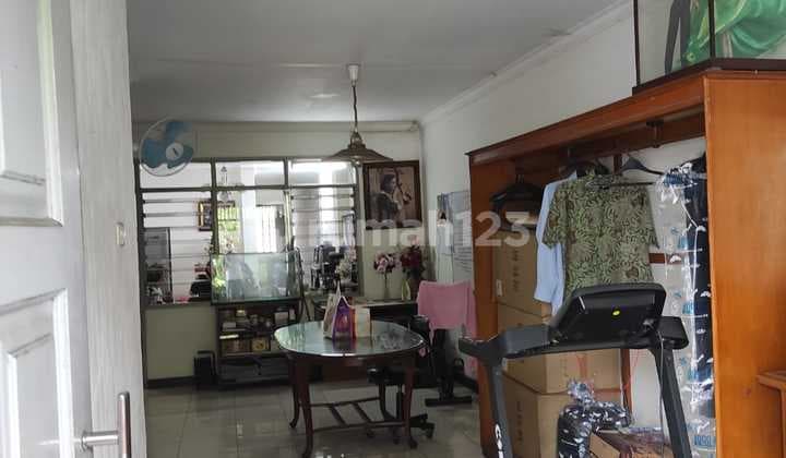 Rumah Ex. Boutique (2,5 Lantai) Cocok untuk Usaha Garment, di Daerah Cimanggu 1, Kedung Badak, Tanah Sereal, Bogor. Jawa Barat.