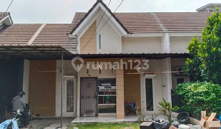 Nice House in Mutiara Gading City Cluster Somerset, Bekasi