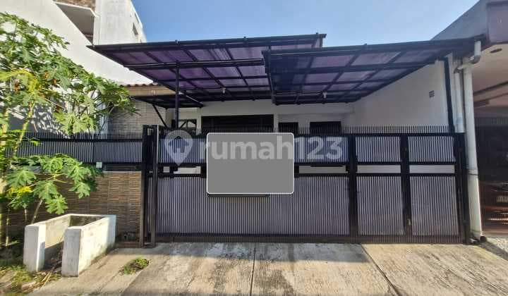 Rumah Minimalis di Komplek Malaka Country Estate Pondok Kopi Jakarta Timur