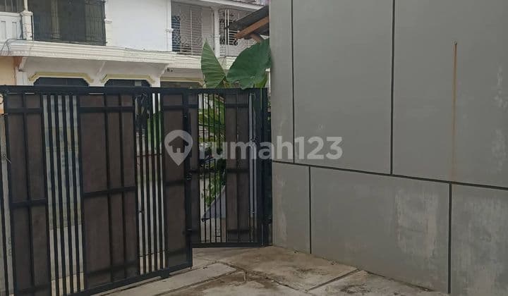 House in Pondok Ungu Permai, Located on Main Road of Bekasi City Complex