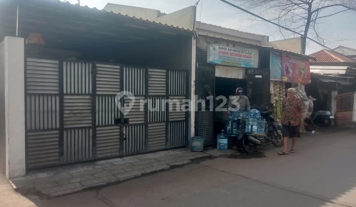 Rumah Murah + 2 Kios Pinggir Jalan Bintara Bekasi