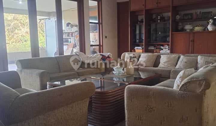 Rumah Tua Siap Huni di Hegarmanah