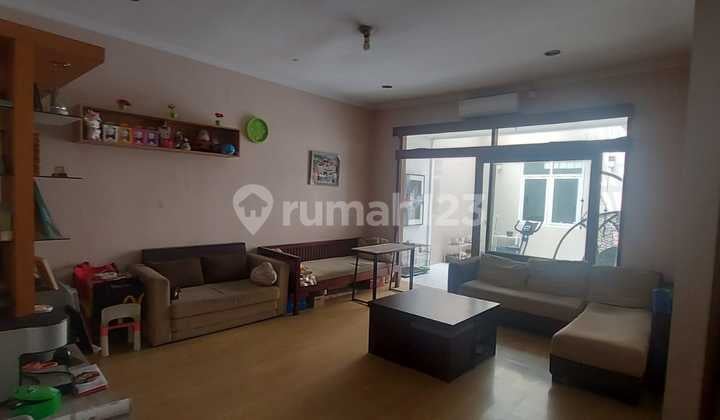 Rumah Terawatsiap Hunidi Taman Sakura