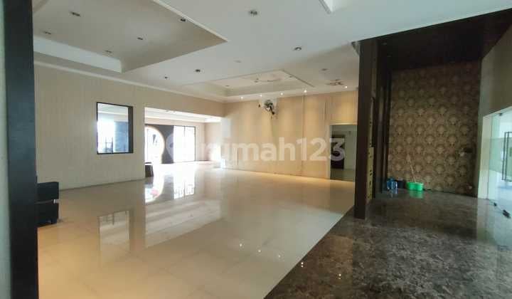 Well-Maintained Business Space Ready for Use Around Wastukencana