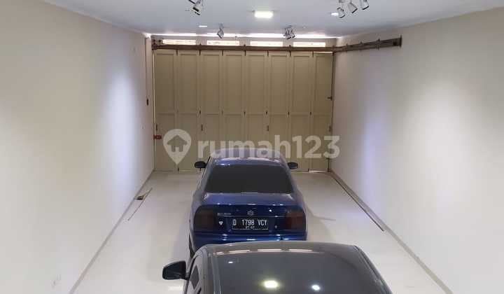 Dijual Ruko 3 Lantai Nyaman Siap Pakai Lokasi Strategis di Jalan Raya Holis Bandung