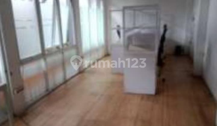 Ruang Usaha yang Asri Ini, Disewakan Menawarkan Lingkungan Fasilitas yang Lengkap, Cocok untuk Anda yang Menginginkan Hunian Nyaman.r