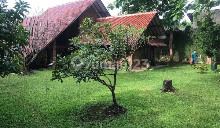 Hunian Konsep Eropa Teduh Di Ciganjur Jakarta Selatan