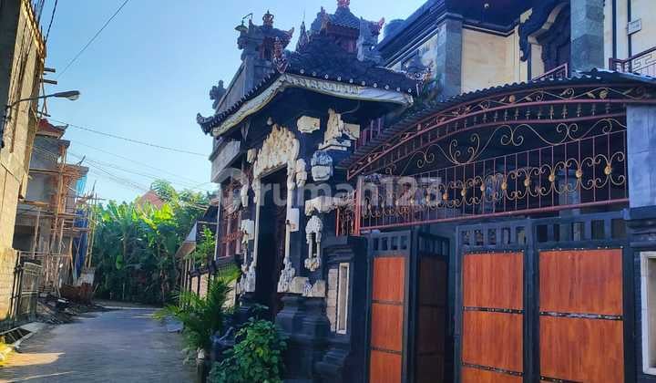 Rumah Cantik Lantai 2 Lokasi Wayan Gentuh Dalung