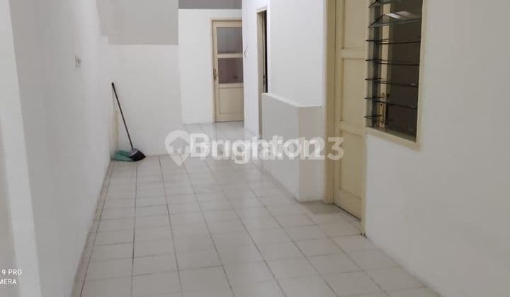 Ruko 2 1/2 lantai MT Haryono