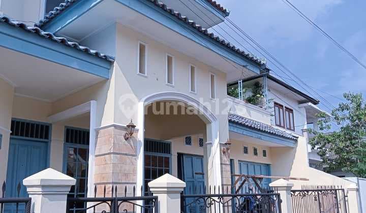 Dijual Rumah Mewah Modern Strategis Daerah Lengkong Kota Bandung