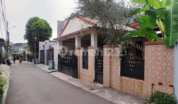 Rumah siap huni dekat MRT blok A Jalan Panglima Polim Raya Kebayoran Baru