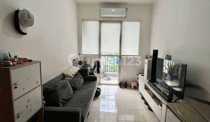 Apartemen Siap Huni Lantai Sedang Full Furnished Dijual di Maple Park Kemayoran