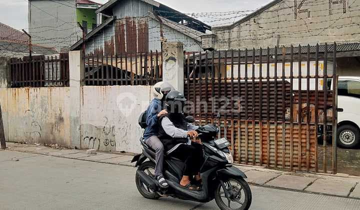 Dijual Rumah Bangunan Tua Hitung Tanah di Jalan Enim Warakas, Tanjung Priok