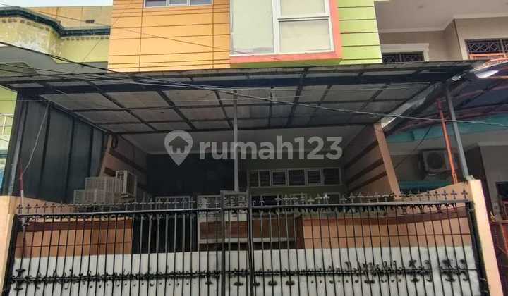 Rumah 3 Lantai Semi Furnished Dijual Harga Menarik di Sunter Jakarta Utara