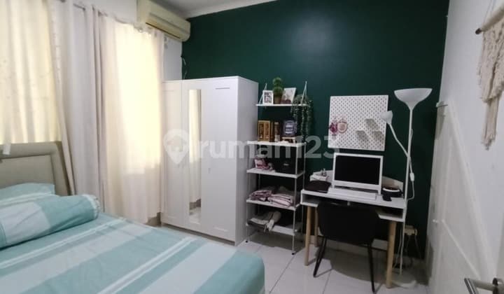 Hunian Nyaman 2 Lantai Dekat Sekolahan