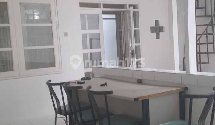 Hunian 2 Lantai Dekat Akse Tol Dekat Sekolahan di Kota Wisata