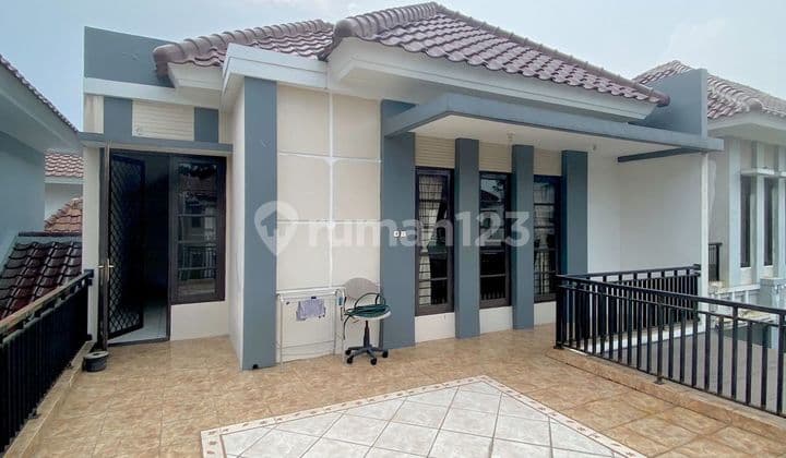 2-Story Residence Near School Within Cluster