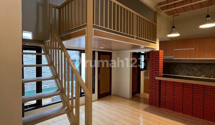 Rumah Hangat 3KT di Sayap Buahbatu, Desain Earth Tone Unik