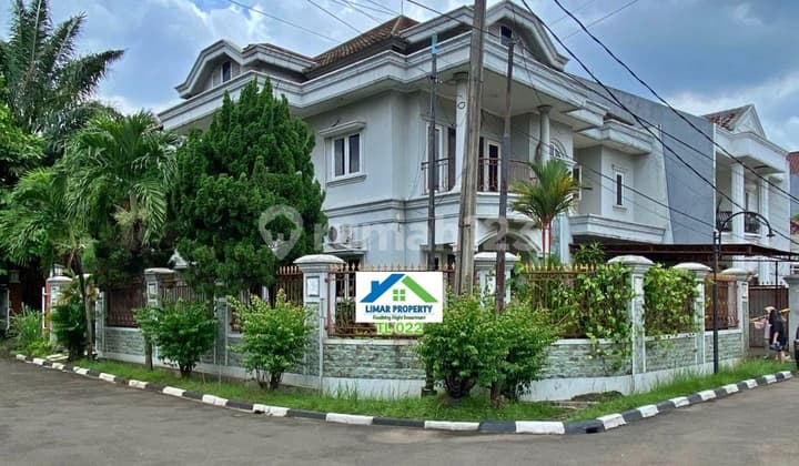 Rumah Cozy Siap Huni dan Strategis di Taman Laguna Cibubur