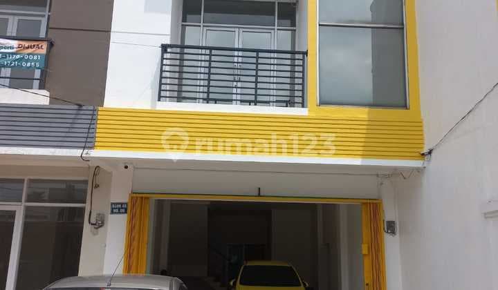 Dijual Ruko Siap Huni Di Cinere Raya Dengan Lokasi Strategis Dan Banyak Lahan Parkir. Cocok Untuk Tempat Usaha Dan Kantor. Ruko Di Jl. Cinere Raya, Cinere, Kec. Cinere, Kota Depok, Jawa Barat, Cinere 129.0 M² Semi Furnished Shm