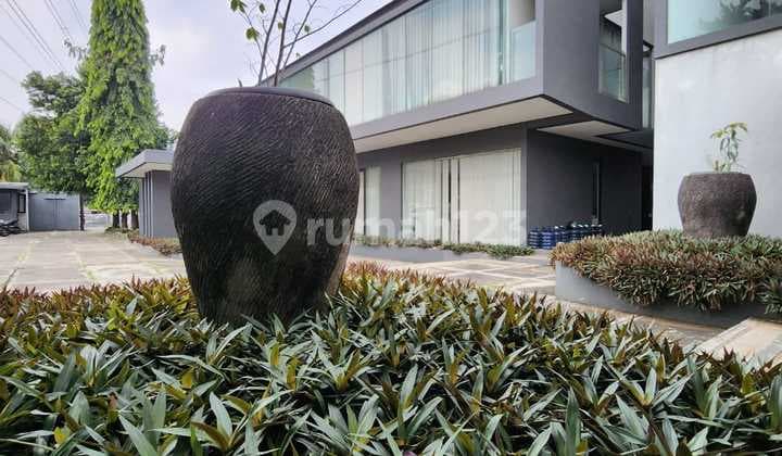 Dijual Gedung Harga Njop Siap Huni Di Mampang Pinggir Jalan Raya Besar Perkantoran di Jl. Buncit Raya, Duren Tiga, Kec. Pancoran, Kota Jakarta Selatan, Daerah Khusus Ibukota Jakarta, Mampang Prapatan Semi Furnished SHM 1848.0 m²