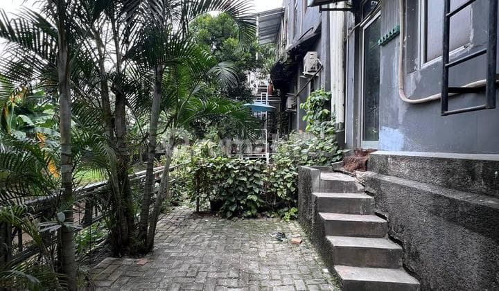 For Sale House on the Side of Prapanca Main Road, South Jakarta