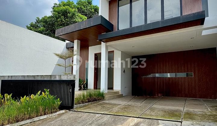 Di Jual Rumah Brand New House Modern Tropical Design di Cinere Jakarta Selatan