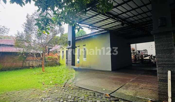 Warehouse for Sale in a Strategic Location in Cinere with Land Area of 1085 Meters