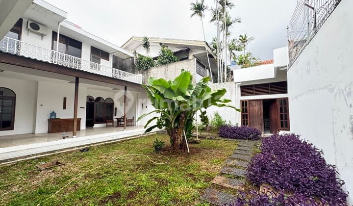 Dijual Rumah Pinggir Jalan 2 Lantai di Mampang Prapatan Pinggir Jalan Raya Rumah Semi Furnished SHM - Sertifikat Hak Milik Butuh Renovasi di Mampang Prapatan Raya , Jakarta Selatan , Mampang Prapatan Rumah