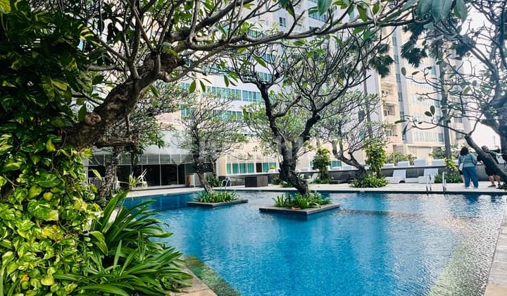 For Sale Darmawangsa Essence Apartment 2 Bedroom Fifth Floor. Homie And Green Environment With Jogging Track And Pool And Sports Club. Apartemen Semi Furnished 2 Kamar Tidur Essence Darmawangsa Apartemen Semi Furnished 2 Kamar Tidur Butuh Minim Renovasi E