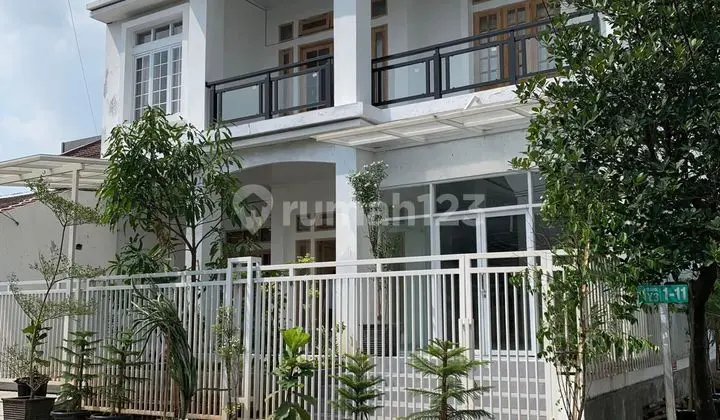 For Sale, a 3-story Ready-to-Occupy House in Bekasi, 5 Minutes from Summarecon Mall
