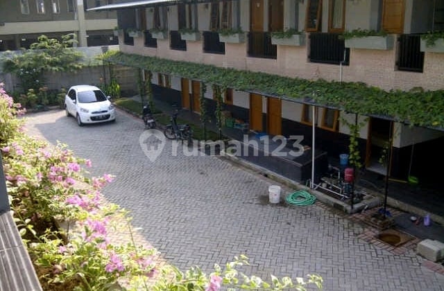Golden Opportunity! Commercial Property/Home Stay in Pradah Lontar, Surabaya